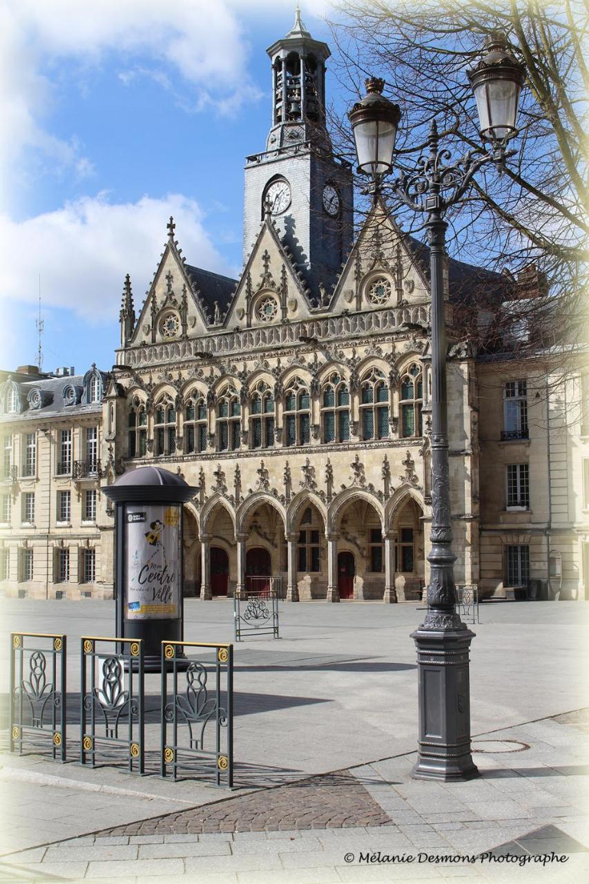 Comme A La Maison - Basilique Saint-Quentin  Exterior foto